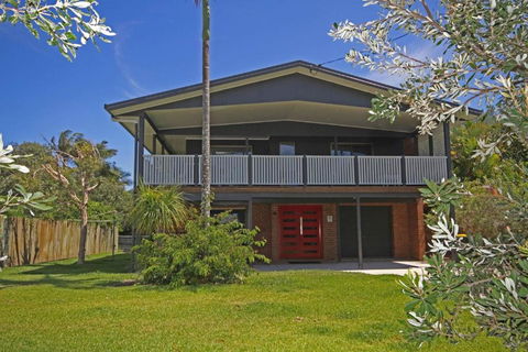 Red Door Beach House - Broome Tourism 0