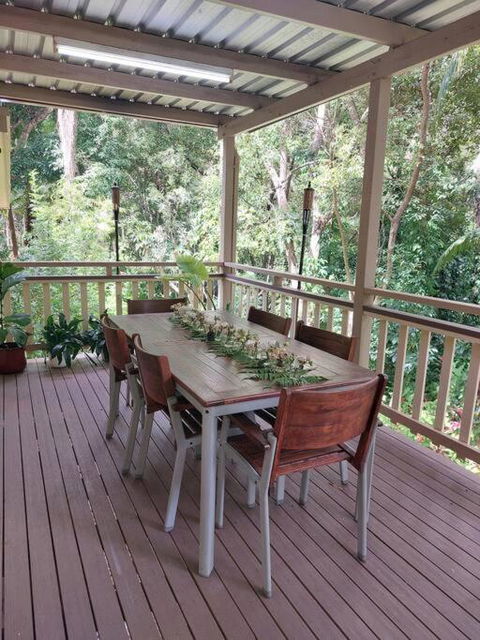 Rainforest Retreat-Fireplace-BBQ-3 Acres- - Broome Tourism 3