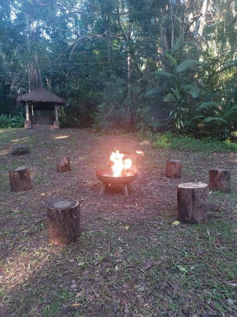 Rainforest Retreat-Fireplace-BBQ-3 Acres- - Broome Tourism 2