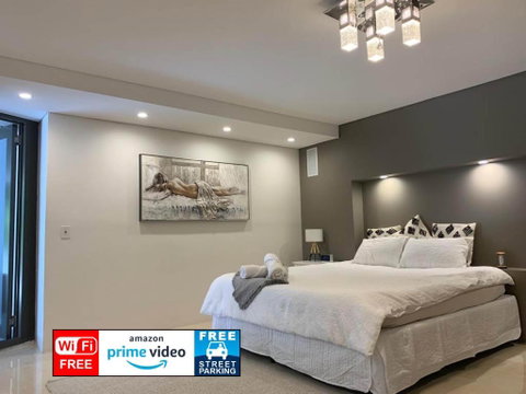 Putney Studio, Short Drive To Parklands & Olympic Park - Broome Tourism 2