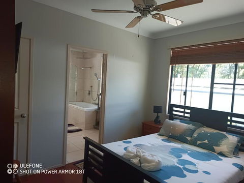 Quand0ng Valley Inn - The Hidden Waterfall Family Retreat - Broome Tourism 1