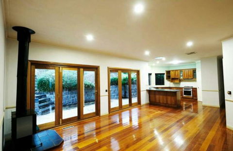 Aullywood Ringwood - Broome Tourism 0