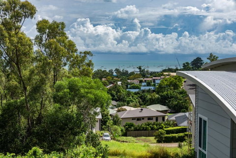 Austinmer - Cannonvale - Broome Tourism 2