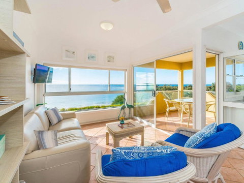 Avalon 1 - Overlooking Beautiful Convent Beach - Broome Tourism 3