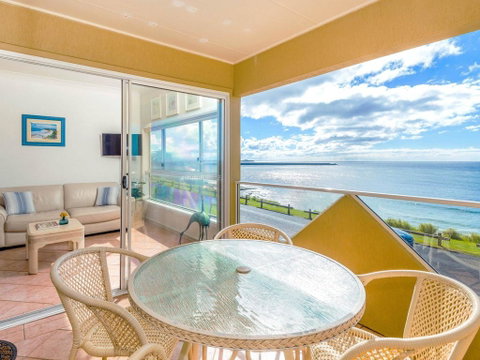 Avalon 1 - Overlooking Beautiful Convent Beach - Broome Tourism 0