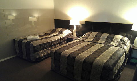 Avalon Motel - Broome Tourism 0