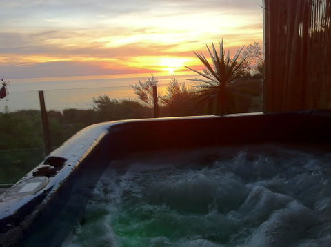 Award Winning Beach Front Retreat - Broome Tourism 0