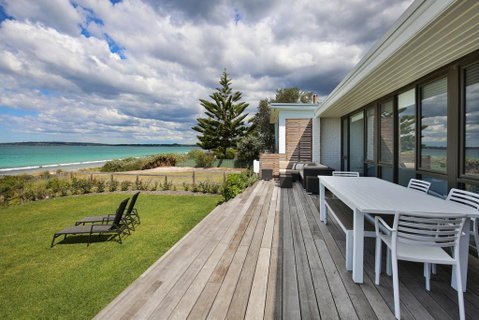 Azure Absolute Beachfront - Pet Friendly - Broome Tourism 0