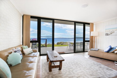 Azure Absolute Beachfront - Pet Friendly - Broome Tourism 2
