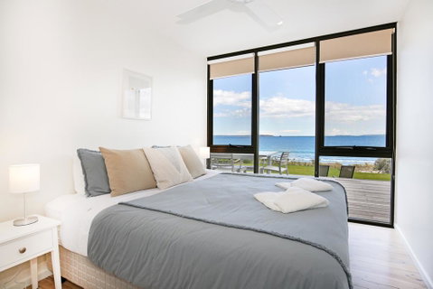 Azure Absolute Beachfront - Pet Friendly - Broome Tourism 3
