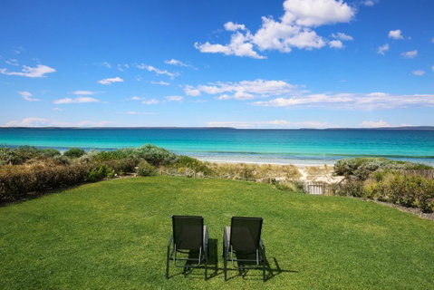 Azure Absolute Beachfront - Pet Friendly - Broome Tourism 1