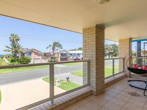 Azure Waters - Perfectly Positioned With Ocean Views - Broome Tourism 3