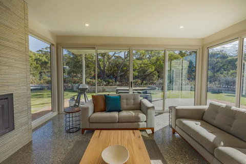 Baileys Beach House - Broome Tourism 3