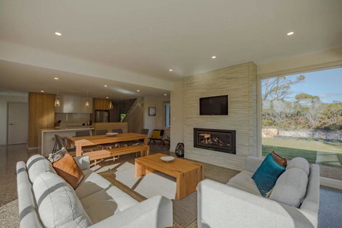 Baileys Beach House - Broome Tourism 0