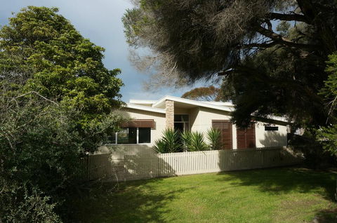 Baillieu Breeze - Broome Tourism 1