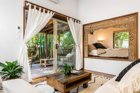 Bamboo Beach House - Broome Tourism 0