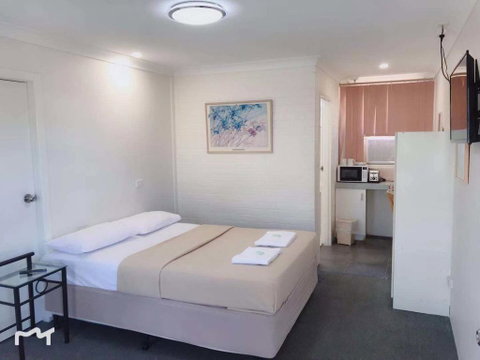 Bananatown Motel - Broome Tourism 1
