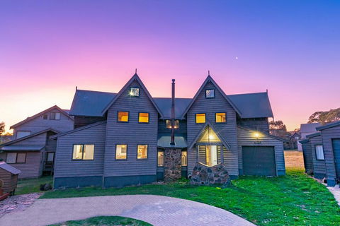 Banjo's Chalet, Alpine-getaways - Broome Tourism 0