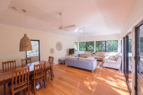 Banksia - Broome Tourism 0
