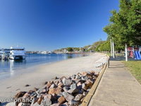 Banyan' 14 Montevideo Parade - spacious three bedroom pet friendly property with air con