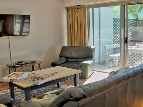Barefoot' 7/44 Marine Drive - Fabulous Fingal Bay - Broome Tourism 2