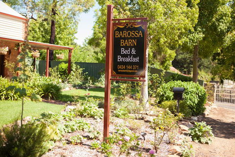 Barossa Barn Bed And Breakfast - Broome Tourism 1