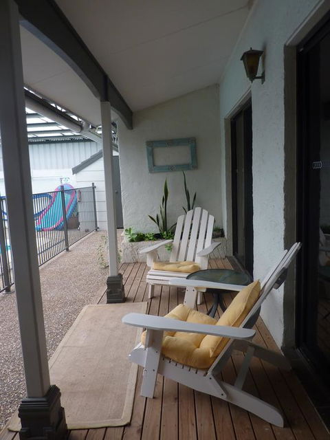 Batemans Bay Manor - Bed And Breakfast - Broome Tourism 1