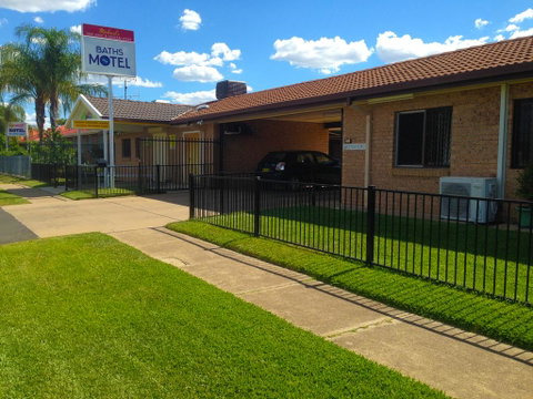 Baths Motel Moree - Broome Tourism 0