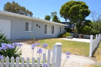 Bay Breeze Cottage