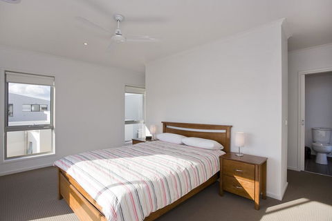 Beach & Golf Stays, Australia - Broome Tourism 3