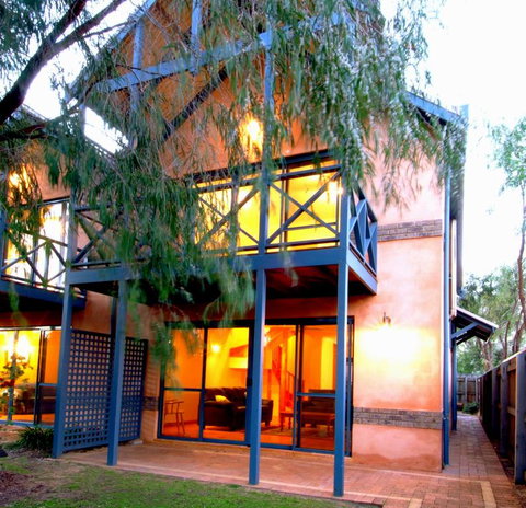 Beach Casa - Broome Tourism 0