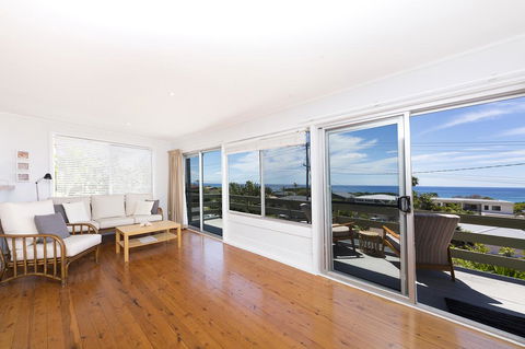 Beach Cottage, Forster - Broome Tourism 1