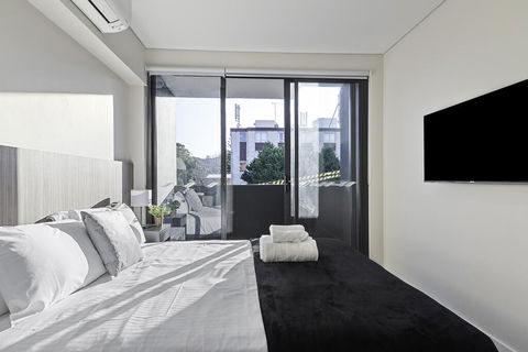 BEACH LOCATION STUDIO // CLOVELLY 4 - Broome Tourism 3