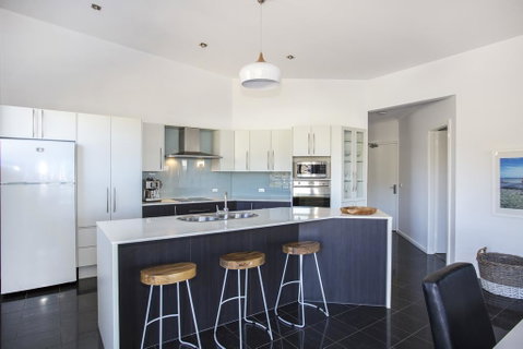 Beachfront Apartment 10 - Broome Tourism 2