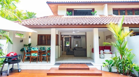 Beachfront Hideaway - Port Douglas - Broome Tourism 1