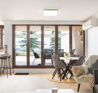 Beachfront Manly Apartment With Parking and Balcony - Broome Tourism