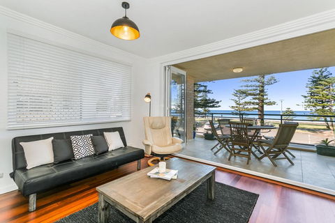 Beachfront On Golden Mile - Broome Tourism 1