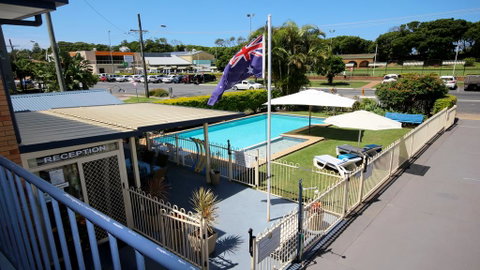 Beachlander Holiday Apartments - Broome Tourism 1