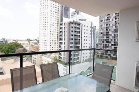 Republic Apartment - Broome Tourism 3