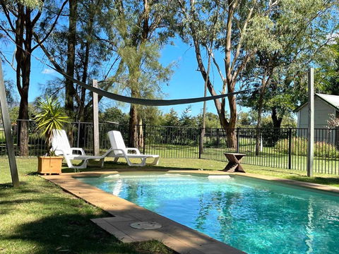 Red Tractor Retreat - Broome Tourism 2