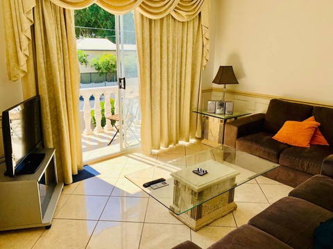 Redcliffe Villa - Broome Tourism 3