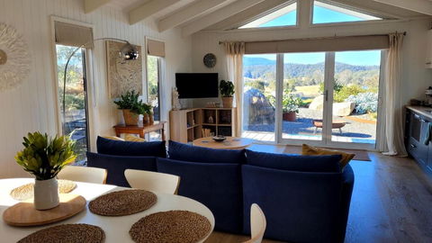 Relax At Rowdygoose Farm - Broome Tourism 1