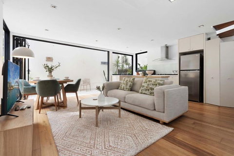 Relaxed Beachside Townhouse - Broome Tourism 0