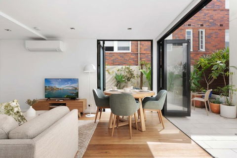 Relaxed Beachside Townhouse - Broome Tourism 1