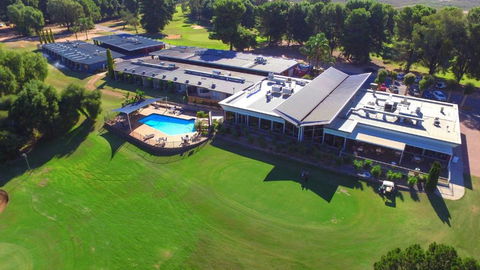 Renmark Country Club - Broome Tourism 0
