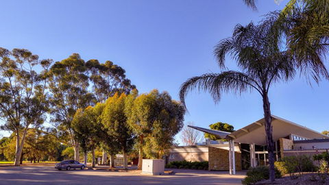 Renmark Country Club - Broome Tourism 1