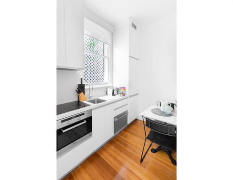 Renovated Studio In Bohemian Area Close To City - Broome Tourism 3