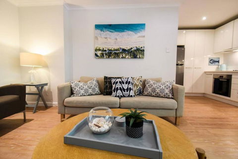Resort-style Coastal Living With Balcony & Pool - Broome Tourism 0