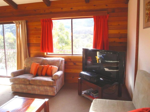 Retro 2 Bedroom Apartment - Broome Tourism 3