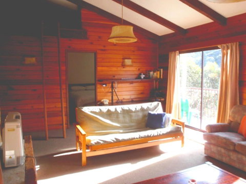 Retro 2 Bedroom Apartment - Broome Tourism 2